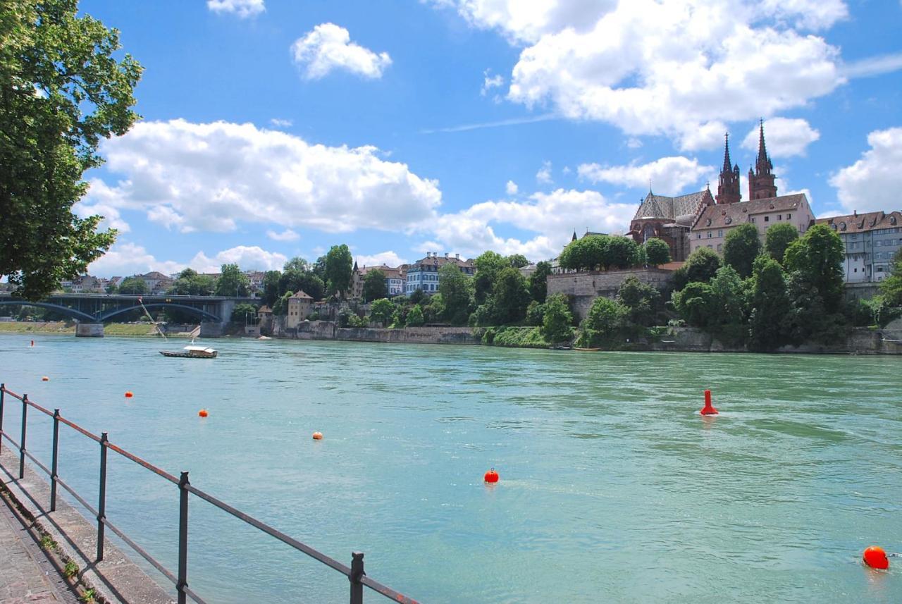 Riverside Basel Luaran gambar