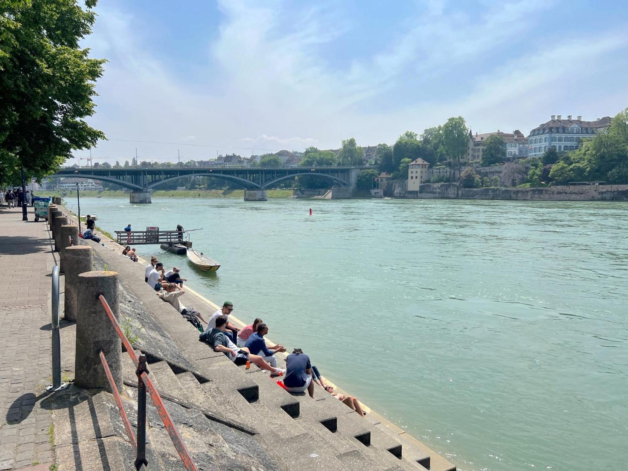Riverside Basel Luaran gambar
